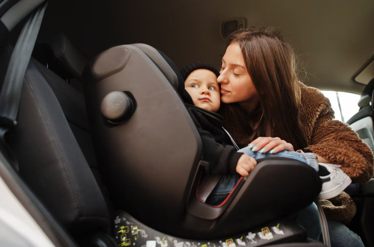 Родителям, которые не используют детские кресла в авто, грозят штрафы.