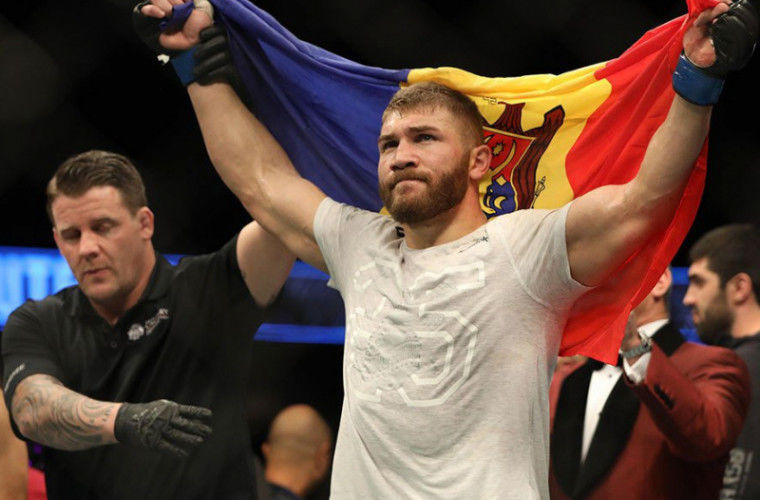 Боец UFC в полутяжёлом весе Ион Куцелаба.