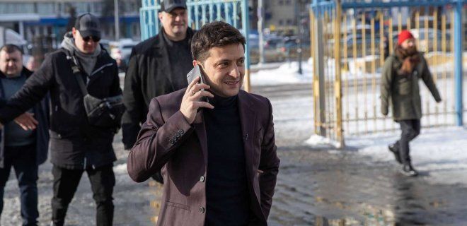 На Украине завели дело о слежке за Зеленским.