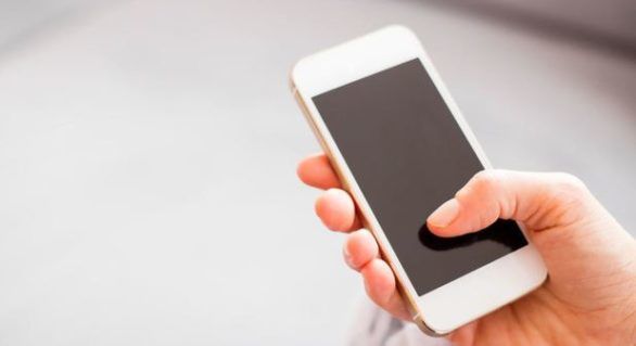 Apple poate renunţa la unul dintre cele mai râvnite telefoane