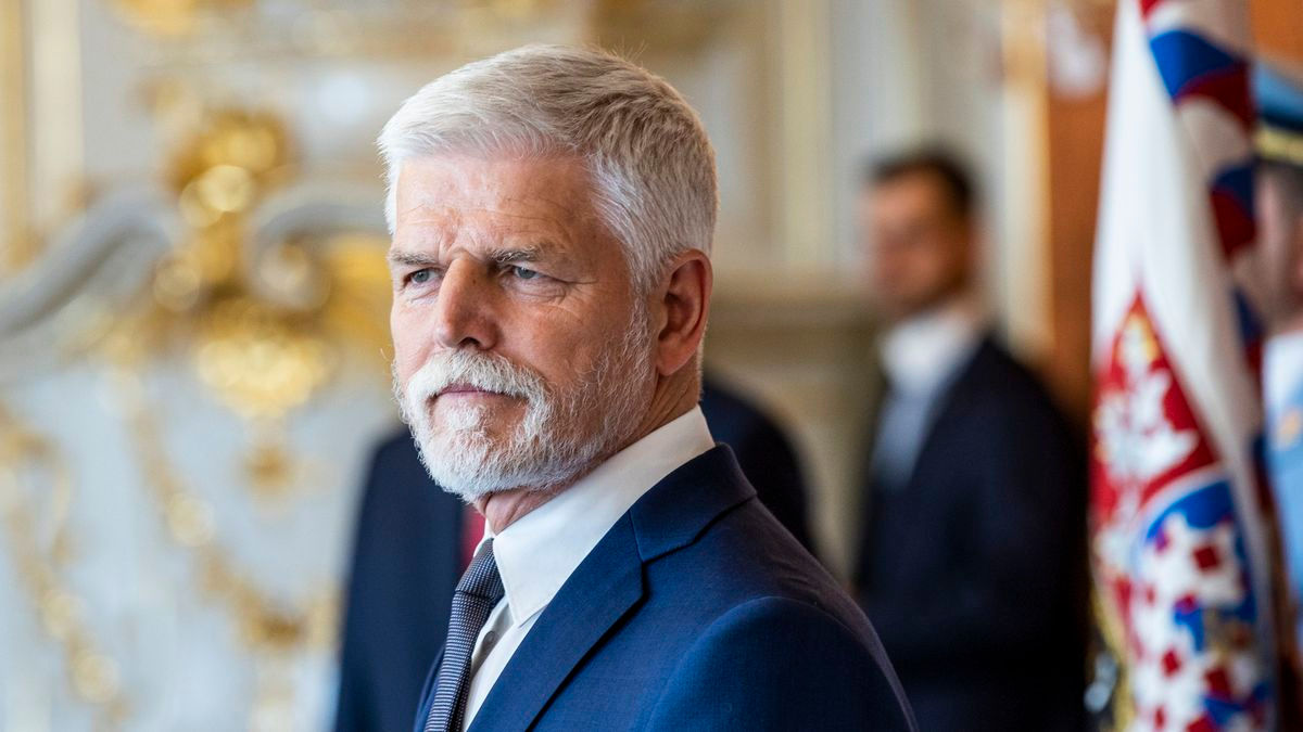 Президент Чехии: Без перехода на евро мы можем отстать.