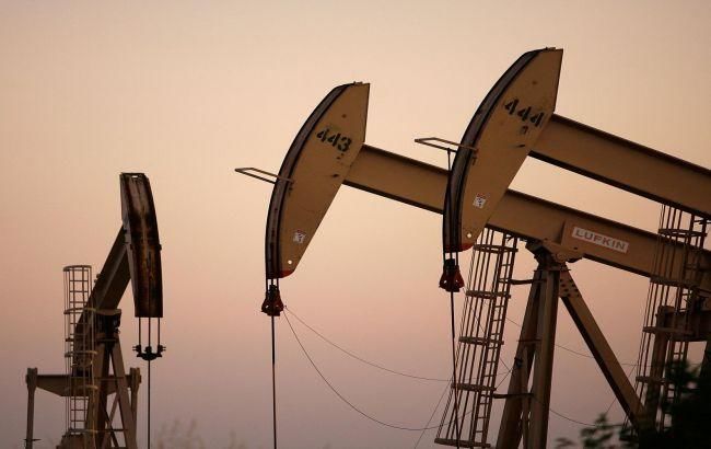 Накануне цены на нефть выросли на 1,5% благодаря данным о сокращении нефтедобычи в Канаде.