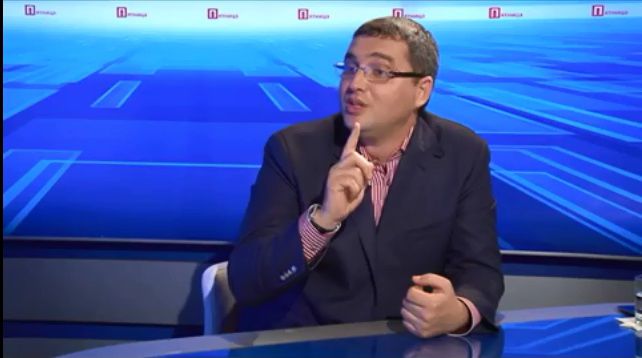 Усатый подчеркнул, что нынешняя протестная акция будет проходить исключительно под государственными флагами Молдовы.