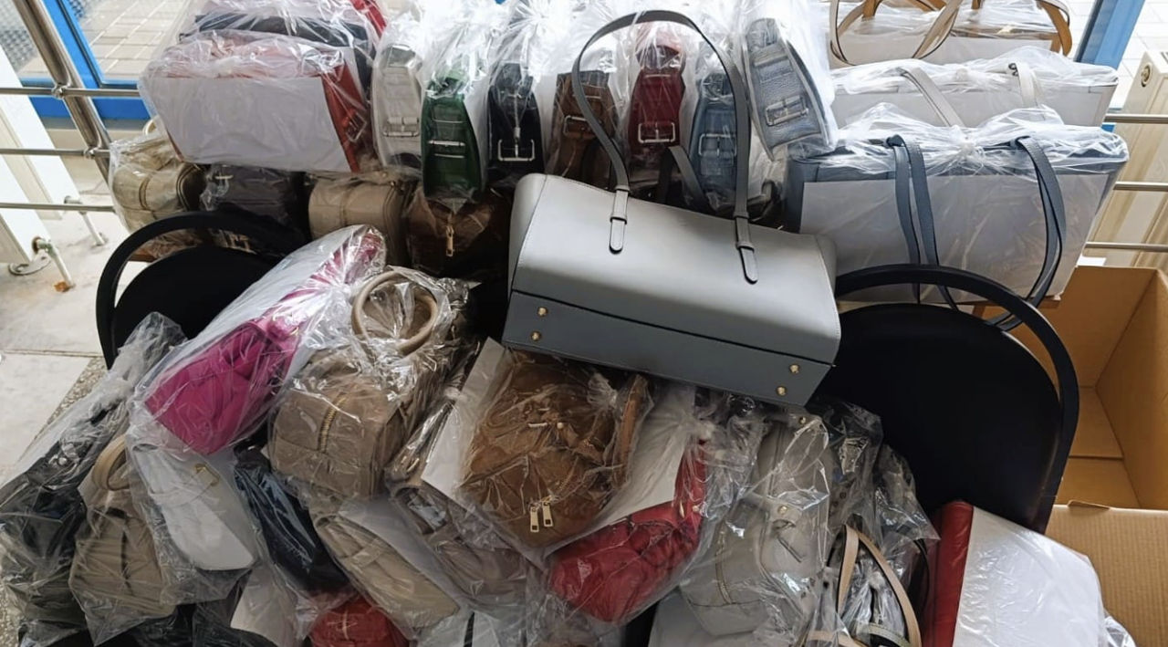 В Молдову пытались незаконно ввезти 48 сумок из Бельгии: дороже 5000 евро.