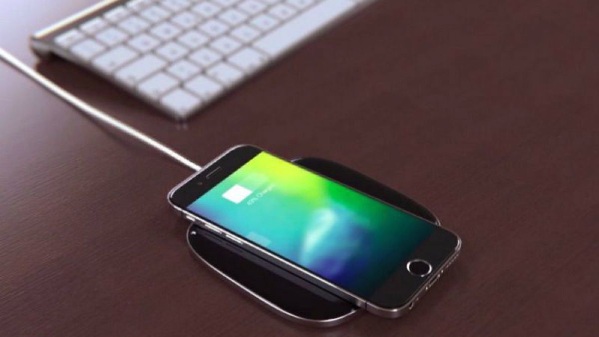 iPhone 8 ar putea fi fabricat din sticlă pentru a permite încărcarea wireless.
