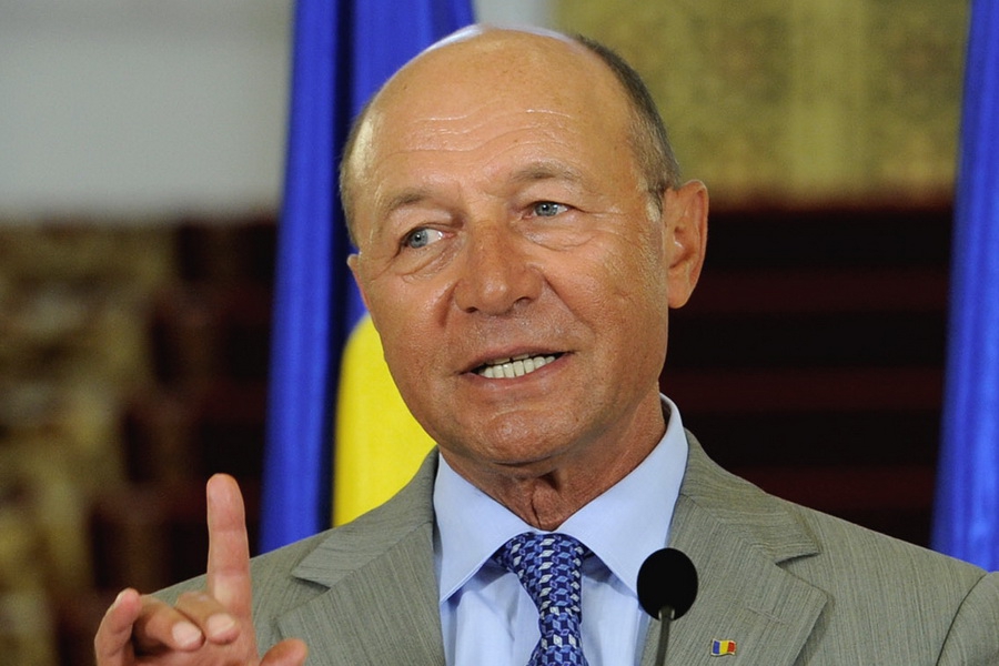 Траян Бсеску "глубоко обеспокоен волной насилия и жертв в Украине".
