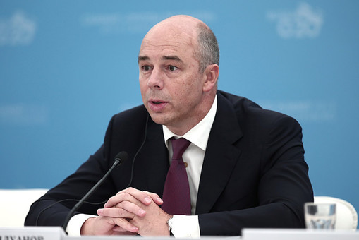 „Afacerea a fost încheiată vineri, transferul banilor va fi efectuat marţi”, a declarat Siluanov.