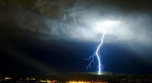 Ploile puternice vor continua și astăzi, în a doua jumătate a zilei urmând să cadă precipitații în cea mai mare parte a țării.