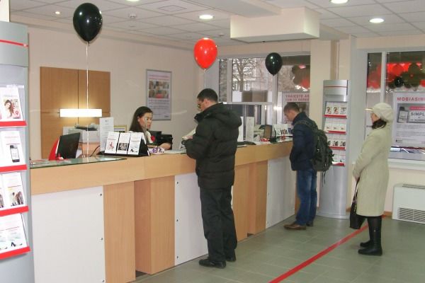 În sectorul financiar şi în domeniul IT salariul mediu a depăşit 11 mii de lei.