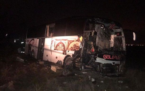 В Турции 44 человека пострадали в ДТП с автобусом.