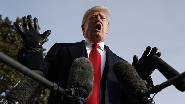 Лидеры демократов хотят обжаловать в суде решение Трампа о режиме ЧП.