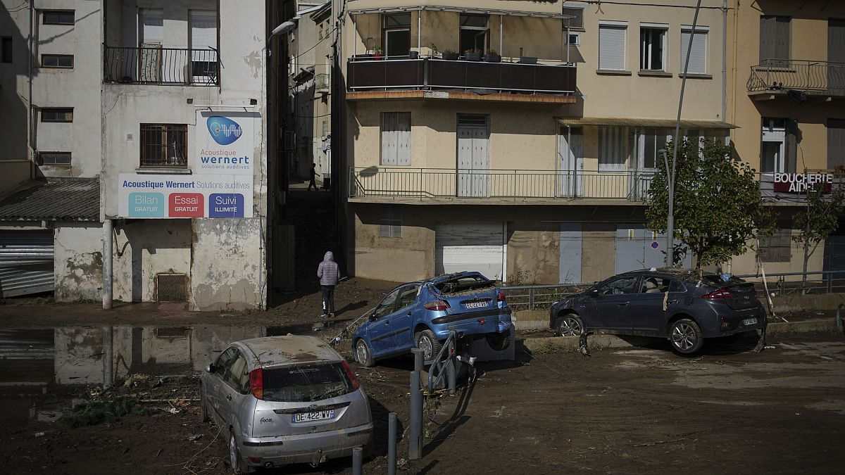 Centrul Franței își revine după cea mai puternică inundație din ultimii 40 de ani.