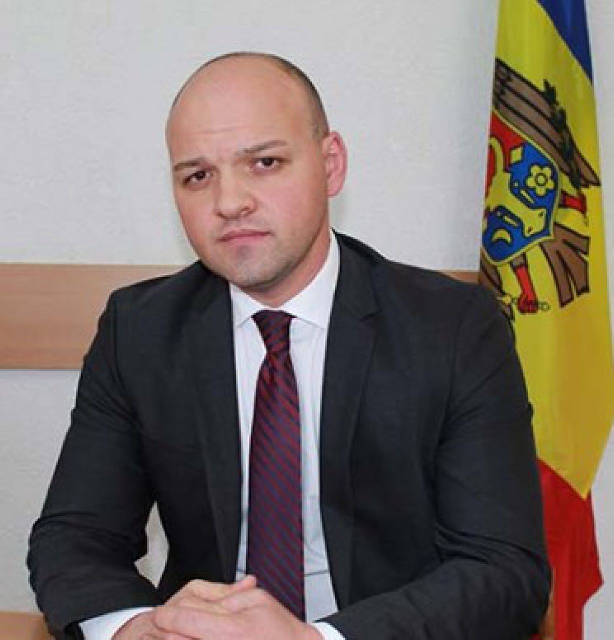 Замдиректора СИБа уходит в отставку.
