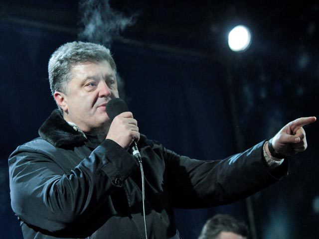 "Я принял решение, я собираюсь баллотироваться на должность президента Украины", - заявил Порошенко жителям Винницы. Фото: Global Look Press