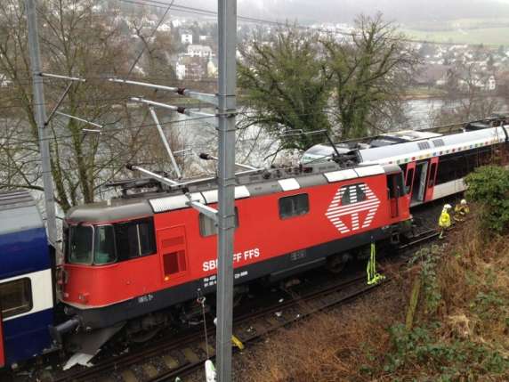 Traficul feroviar dintre Lisabona şi Porto a fost întrerupt în urma acestui accident.