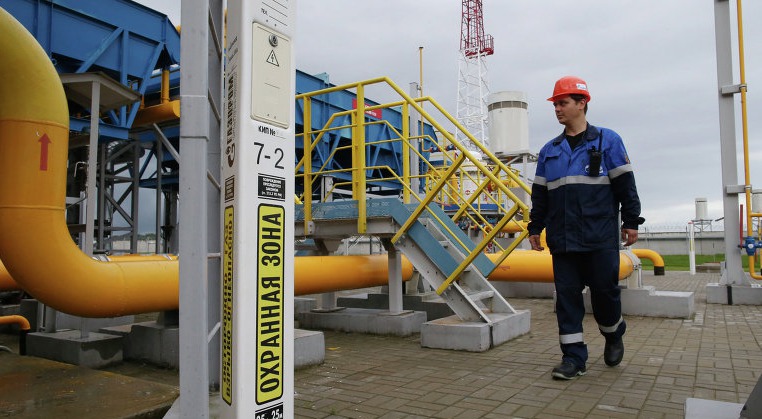 Будущее газа в Европе, по его мнению, во многом зависит от действий поставщиков.