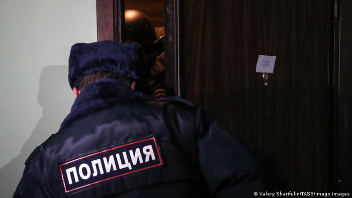 Полиция устроила обыски у активистов, правозащитников и муниципальных депутатов. 
