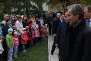 În sat nu există clădiri care ar putea înlocui grădinița pentru cei 120 de copii de vârstă preșcolară.