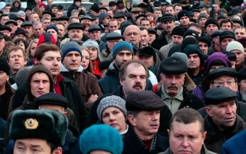 Более 80% населения считает, что страна развивается неправильно.