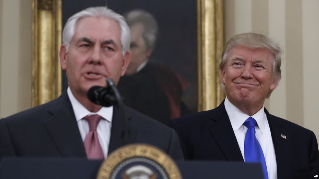 Rex Tillerson l-ar fi numit debil pe Trump. 