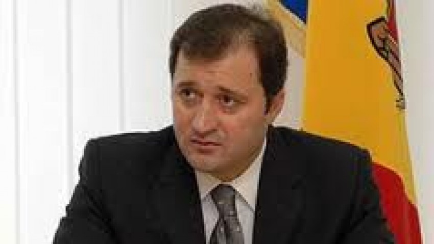 După pensionare, judecătorul va avea dreptul să activeze în continuare, beneficiind şi de salariu şi de pensie.
