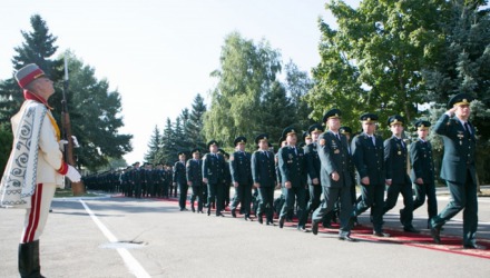 În ajun de ziua Armatei Naţionale, sărbătorită pe 3 septembrie, cei mai buni militari au fost decoraţi de către şeful statului şi ministrul Apărării.