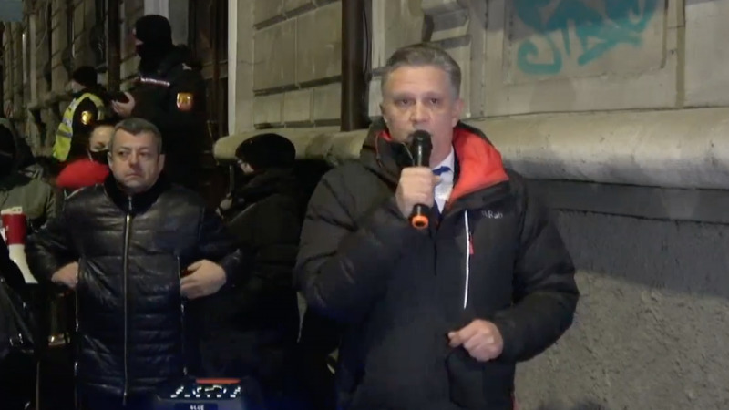 Перед зданием ЦИК организован протест сторонников Марины Таубер.