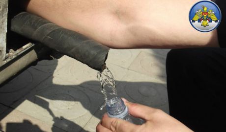 Un moldovean a fost prins cu 800 de litri de alcool de contrabandă. Foto: customs.gov.md