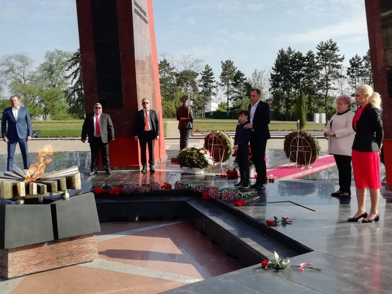 Партия "Шор" поздравила ветеранов по всей стране и почтила память павших.