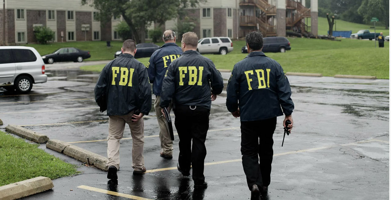 FBI a arestat o femeie suspectată că pregătea aruncarea în aer a clădirii Capitoliului statului New York.