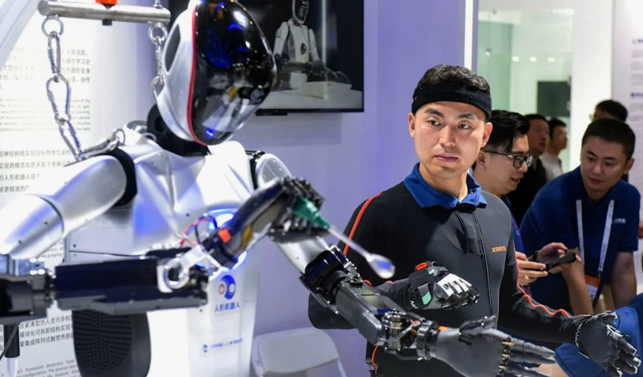 Autoritatea de reglementare chineză declară război dependenței de inteligență artificială.