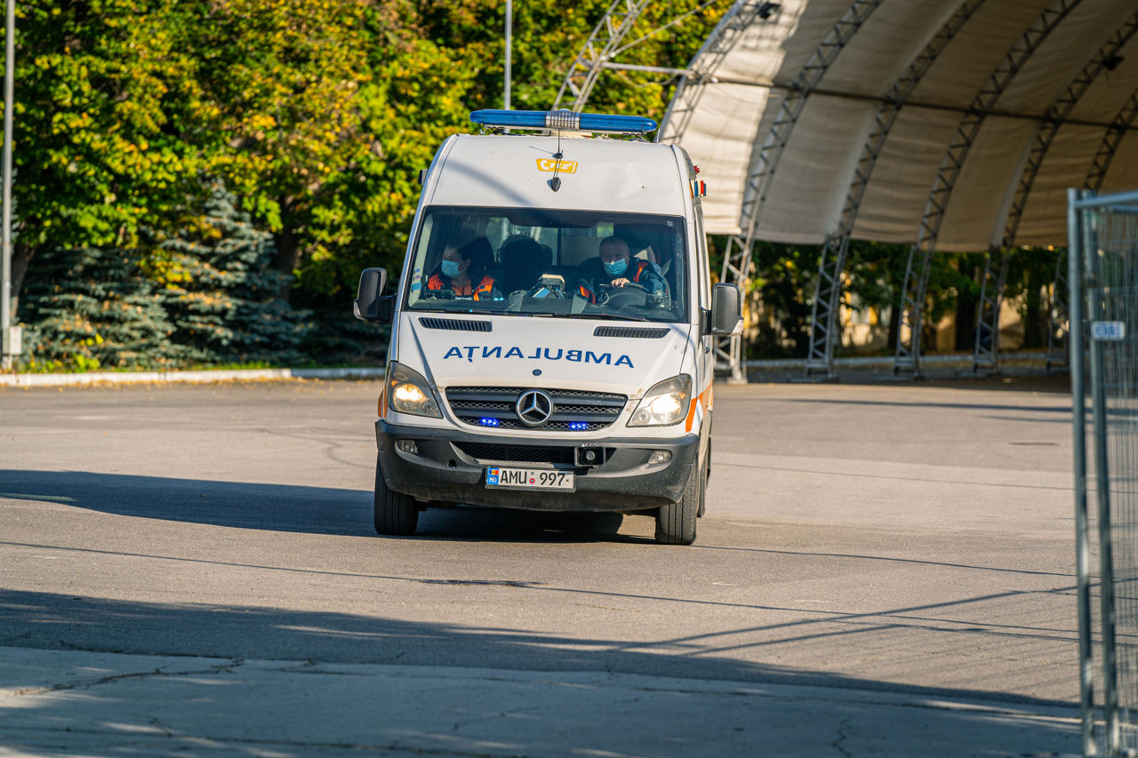 Peste 400 de persoane au ajuns la urgență în zilele de odihnă. Foto: Point.md.