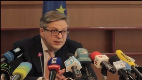 Глава Делегации Европейского союза в Молдове Пиркка Тапиола дал понять, что расследование дел Амерберга и Григорчука происходит непрозрачно и затянуто.