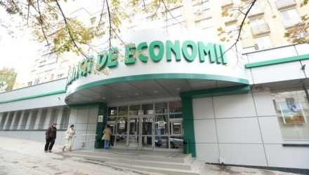 Hoția în statul Republica Moldova a devenit necontrolată și este susținută de unii reprezentanți ai puterii de stat. Ministerul Economiei a Moldovei, dar și Agenția Proprietății Publice nu au făcut public intenția de a vinde pachetul statului în Banca de Economii.