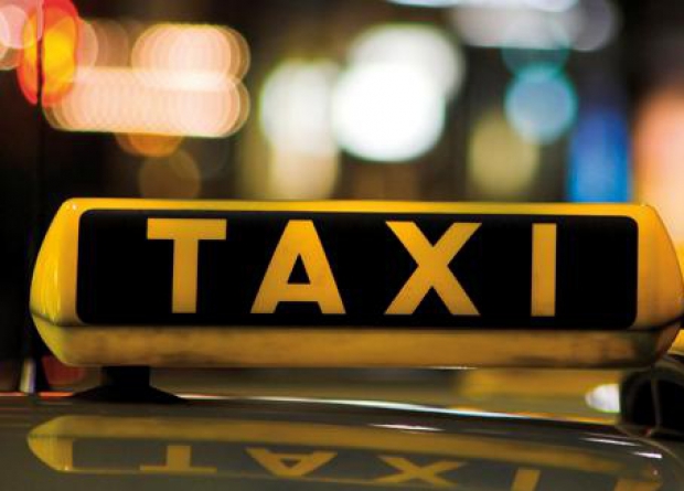 Speriat, taximetristul a fugit de la faţa locului, informând despre acest caz oamenii legii.