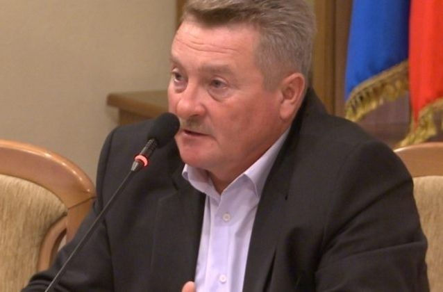 Fost viceprimar al Capitalei, condamnat la trei ani de închisoare pentru fals în acte.