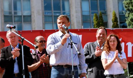 Цель кампании, запущенной медиа-холдингом Владимира Плахотнюка заключается в дискредитации протестов.