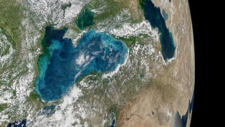 Fenomen increbil în Marea Neagră care poate fi văzut din spaţiu. 