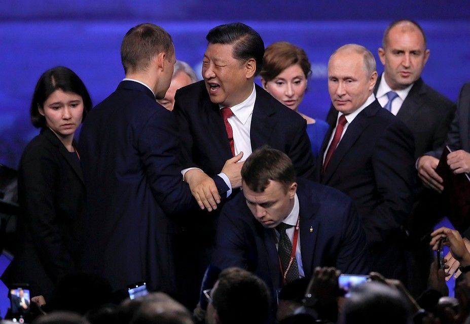 Председателя КНР удержали сотрудники охраны российского президента.