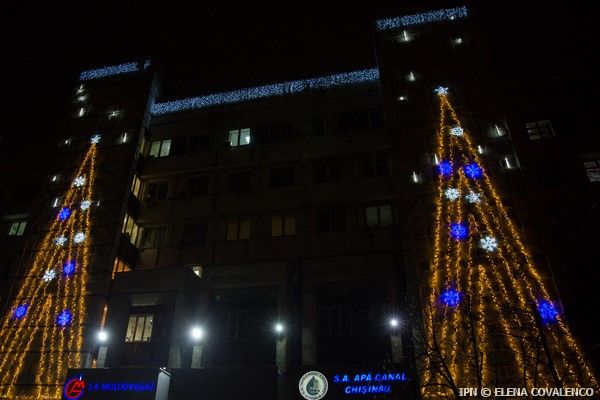 Sediul central al Apă-Canal Chișinău, iluminat de sărbători