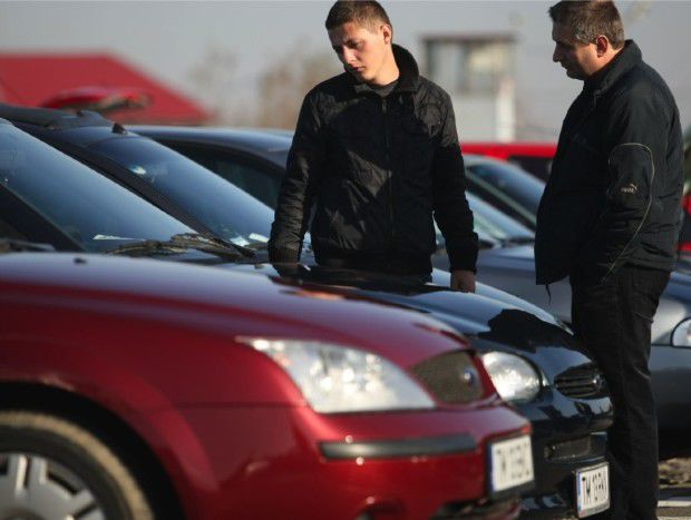 Oricine caută să cumpere o maşină vrea să negocieze un preţ cât mai bun pentru ea.