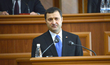 Vlad Filat crede că doi politicieni, indiferent de divergențe, găsesc compromisul atunci cînd fac referință la angajamentele pe care le au în fața cetățenilor. 