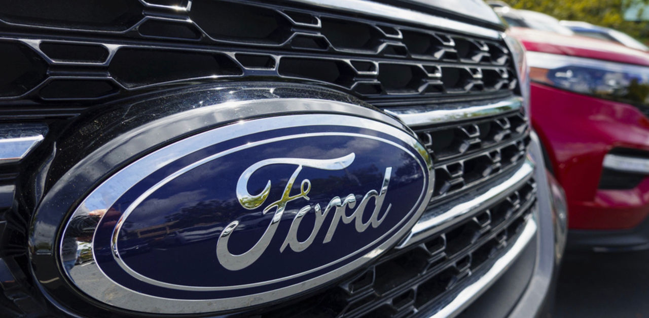 Ford recheamă circa 175.000 de vehicule în SUA din cauza unui defect la trapa de pe acoperiș.