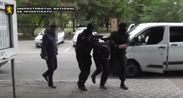Одного из подозреваемых перевели под домашний арест.