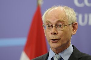 Zona euro îşi propune să vină, până la sfârşitul anului, cu un nou plan privind o integrare economică mai profundă
