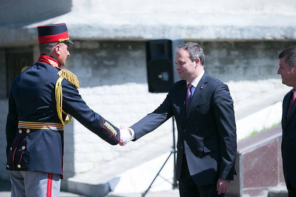 Candu: Numărul pacificatorilor moldoveni ar trebui să crească. Foto: parlament.md