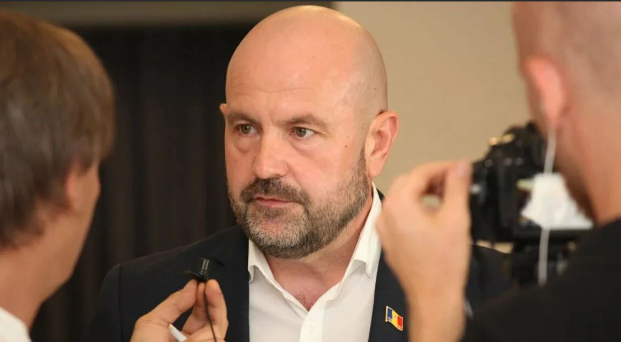 Боля обсудил с украинским коллегой упрощение движения товаров через границу.