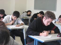 Centrul Anticorupție recepționează, zilnic, informații despre colectarea  banilor pentru promovarea examenelor de BAC. Foto: gazetadesud.md