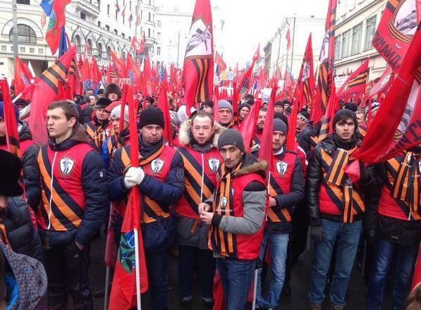 Митинг движения «Антимайдан» на площади Революции в Москве.