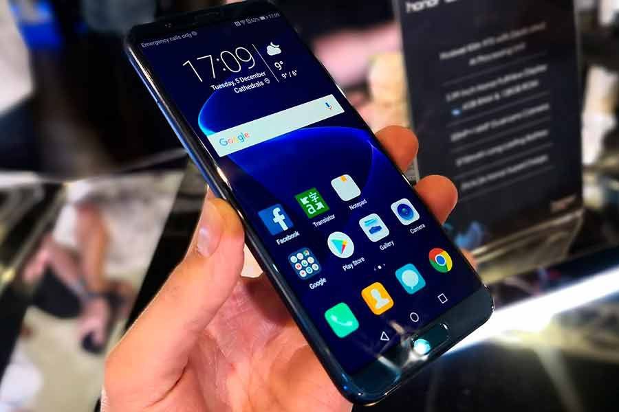 Huawei Honor 10 раскупили за сутки в первый день продаж.
